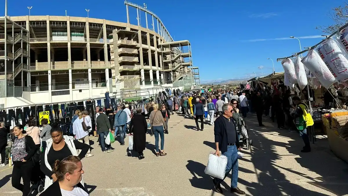 Martínez Valero Stadium Market
