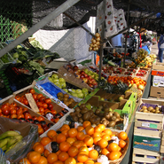 Puesto de mercadillo: Frutas y verduras