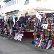 Puesto de mercadillo: Pañuelos y bisutería "Rosa Elena"